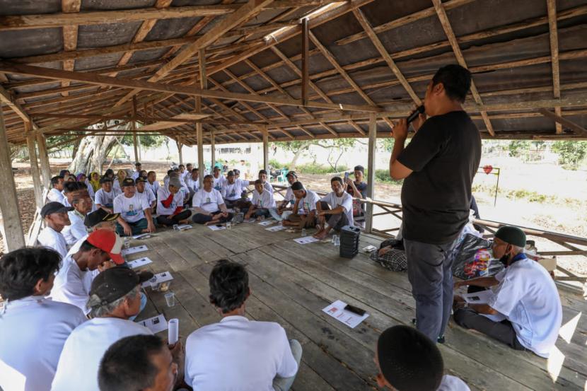 Komunitas Nelayan Pesisir (KNP) Sumatra Selatan kembali melakukan kegiatan positif untuk warga Kabupaten Ogan Komering Ilir (OKI).  