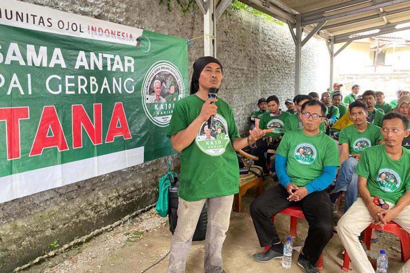 Komunitas ojek online (Kajol) Indonesia membedah basecamp para ojol yang ada di Serang, Banten. 