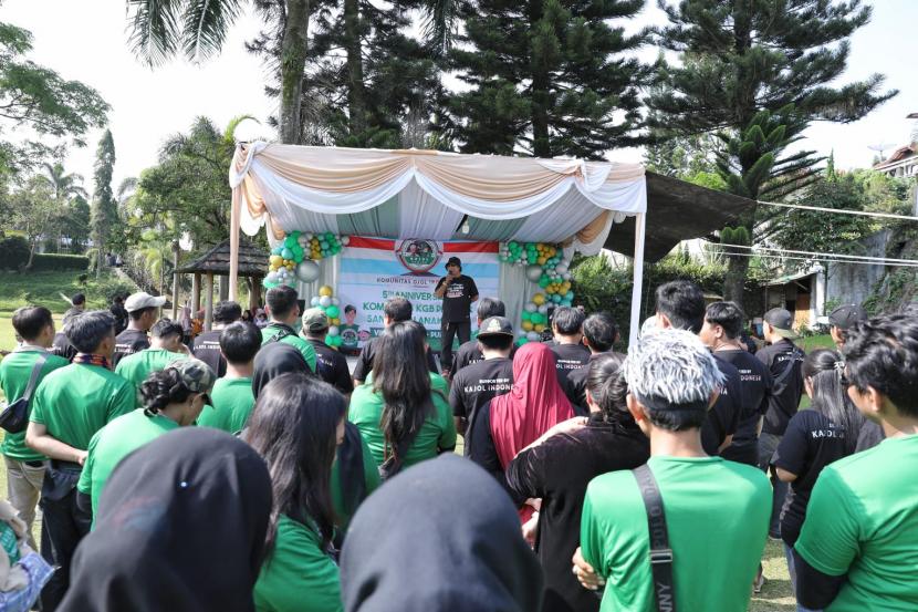 Komunitas Ojol Indonesia berbagi bersama Anak Yatim di Kabupaten Bogor, Jawa Barat.