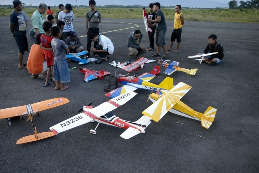Komunitas penggemar pesawat aeromodelling