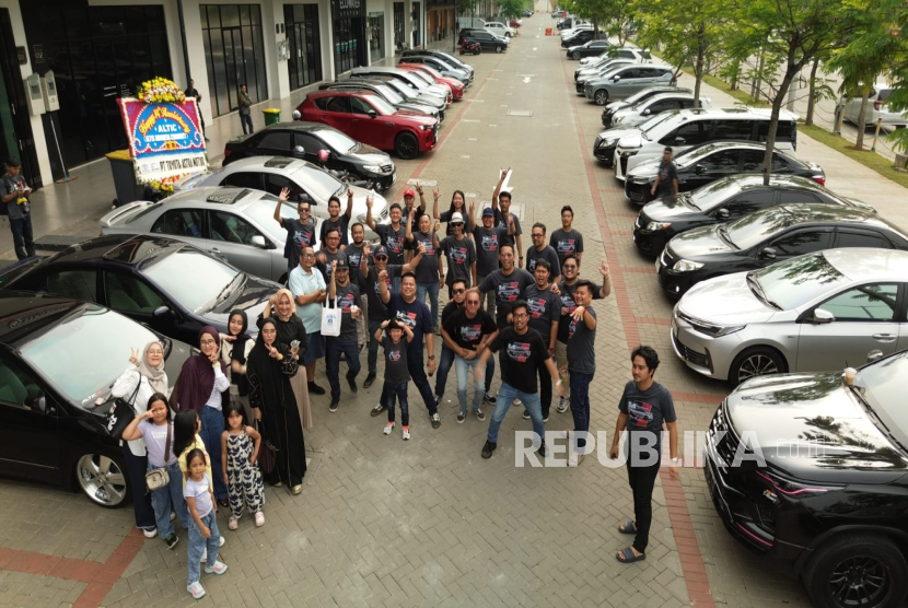 Komunitas pengguna Toyota Altis, Altis Indonesia Community (ALTIC).