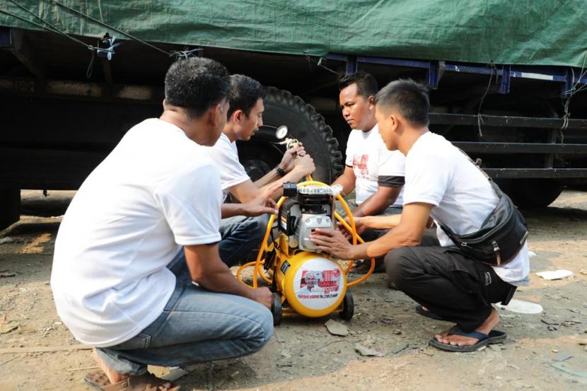 Komunitas Sopir Truk (KST) Jawa Barat (Jabar) menggelar kegiatan silaturahmi para pengendara truk di Kabupaten Karawang, Jawa Barat.