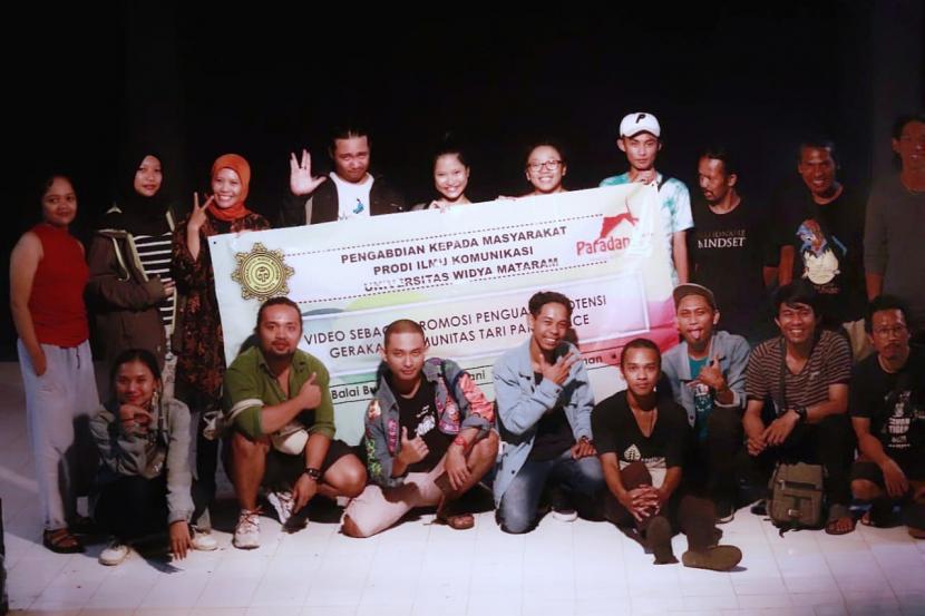 Komunitas Tari Paradance bekerja sama dengan Program Studi (Prodi) Ilmu Komunikasi dan Sosiologi Universitas Widya Mataram (UWM) Yogyakarta, mempromosikan seni tari kepada masyarakat luas melalui video.