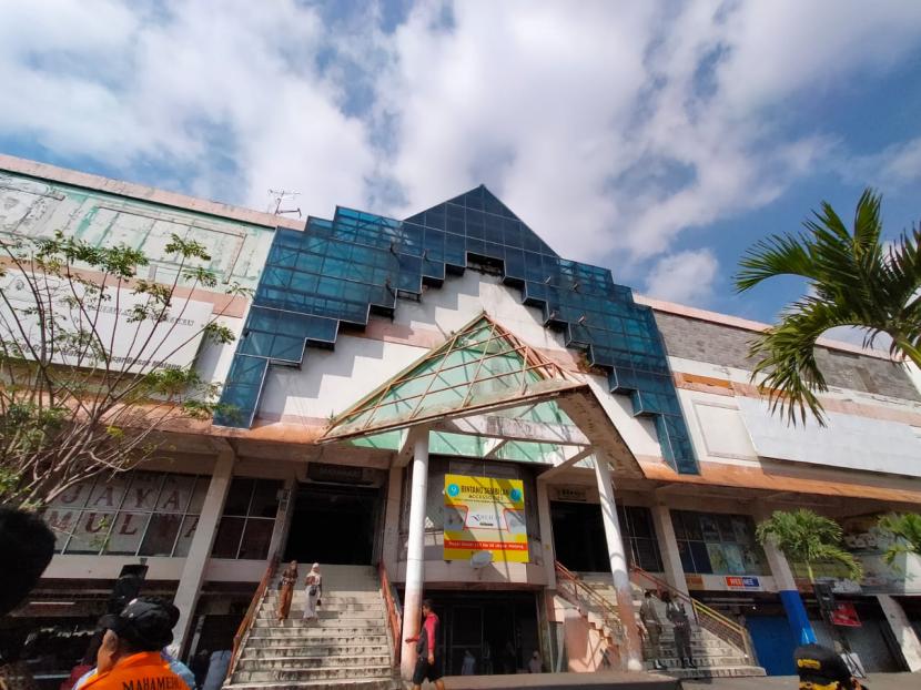 Kondisi bagian depan Pasar Besar (Pasbes) di Kota Malang, Selasa (13/9/2022). Pemerintah akan merevitalisasi Pasar Besar Kota Malang di Jawa Timur, yang saat ini kondisinya sudah tidak optimal akibat beberapa kali terjadi kebakaran di pasar tersebut.