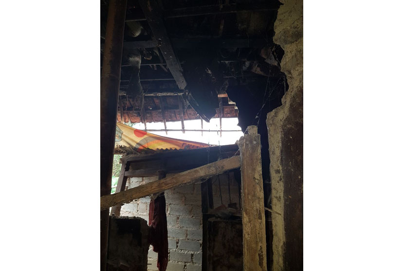 Kondisi bangunan rumah yang rusak  pasca gempa Cianjur.
