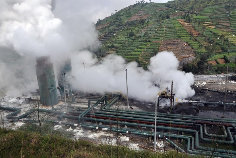 Kondisi instalasi sumur pengeboran panas bumi PT Geo Dipa Energi setalah terjadinya ledakan pipa di dataran tinggi Dieng Desa Karang Tengah, Batur, Banjarnegara, Jateng, Selasa (14/6).