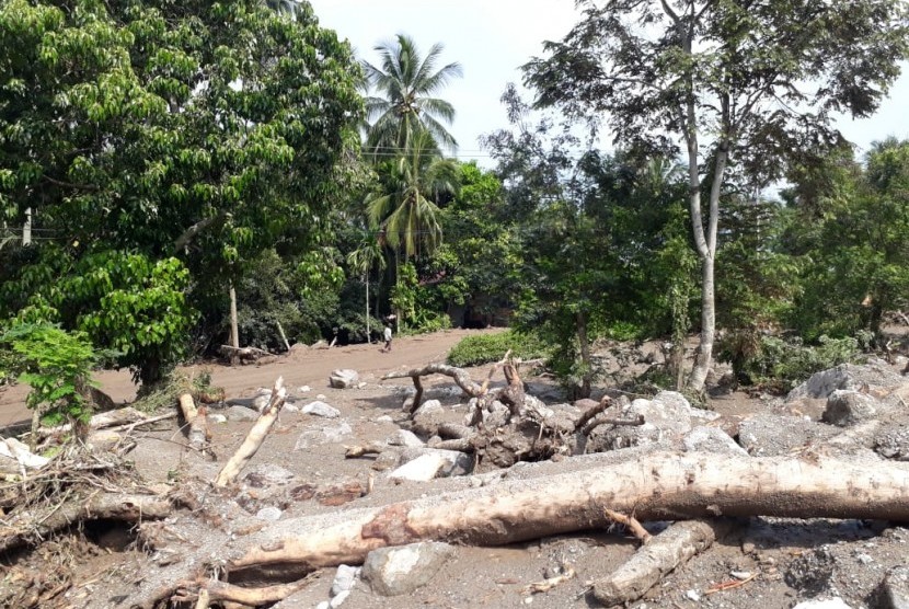 Kondisi Jorong Tanjuang Sawah Nagari Padang Laweh Malalo kecamatan Batipuh Selatan, Kabupaten Tanah Datar usai dilanda banjir bandang pada Jum
