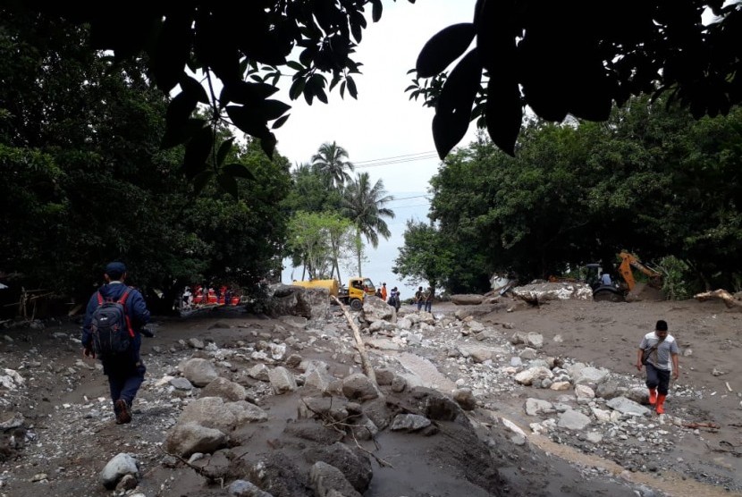 Kondisi Jorong Tanjuang Sawah Nagari Padang Laweh Malalo kecamatan Batipuh Selatan, Kabupaten Tanah Datar usai dilanda banjir bandang pada Jumat (17/1). Pemkab Tanah Datar menetapkan status tanggap darurat bencana alam selama sepekan.