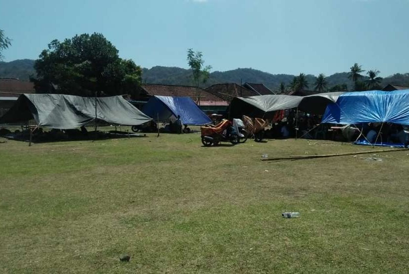 Kondisi kerusakan rumah akibat gempa berkekuatan 6,9 SR di Kabupaten Sumbawa Barat (KSB).