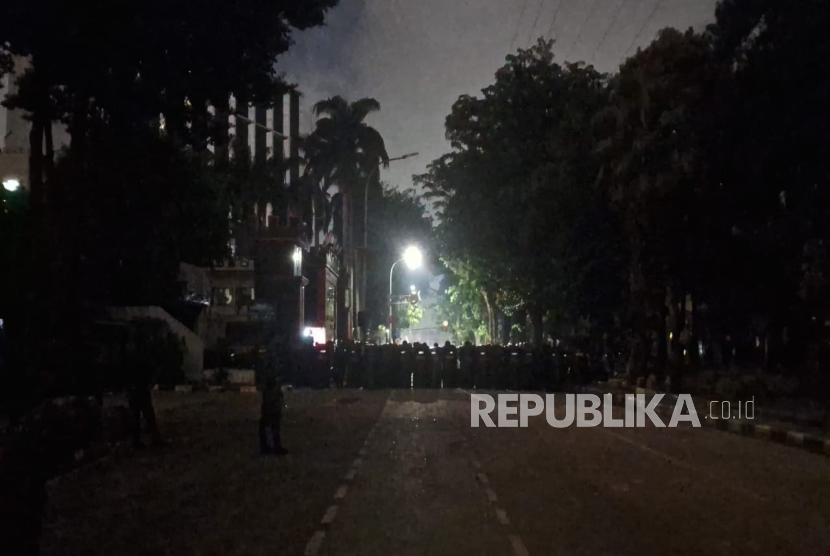 Kondisi Kwitang, Jakarta, masih mencekam pada Sabtu (30/8/2025) malam.