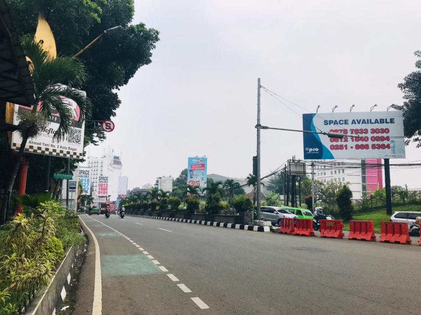 Kondisi lalu lintas di Jalan Pajajaran, tepatnya di depan Terminal Baranangsiang, Kota Bogor. Pemkot Bogor memperbaiki jalur putar balik Baranangsiang yang jadi akses Tol Jagorawi