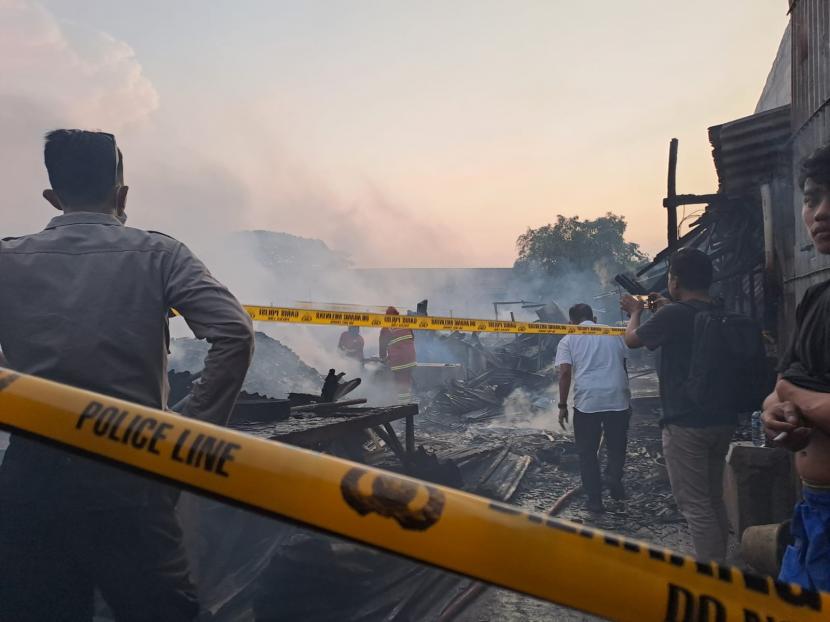 Kondisi Pasar Ciputat di Kota Tangerang Selatan (Tangsel) yang alami kebakaran, Rabu (11/5/2022) sore. Tidak ada korban jiwa dalam kebakaran Pasar Ciputat  