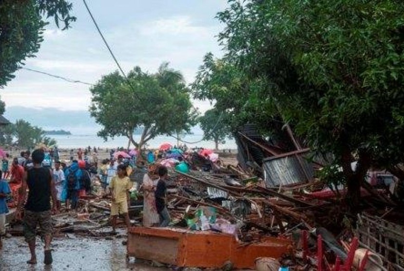 Kondisi pemukiman warga Negeri Lima, Pulau Ambon, Maluku, tersapu banjir bandang akibat jebolnya waduk Way Ela, Kamis (25/7).