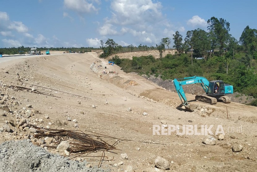 Presiden Joko Widodo (Jokowi) mengapresiasi cepatnya proses pembangunan infrastruktur jalan tol di Banda Aceh. Foto kondisi pengerjaan proyek pembangunan Jalan Tol Banda Aceh - Sigli, (ilustrasi).
