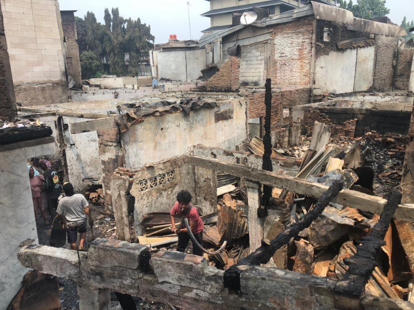 Kondisi permukiman warga korban kebakaran kawasan Pasar Gembrong, Jakarta Timur. Senin (25/5). 