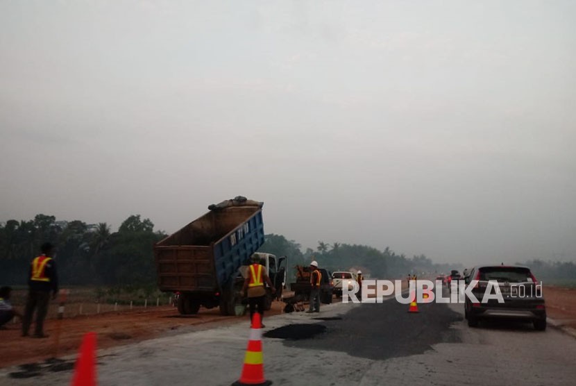 Kondisi ruas tol fungsional Pemalang-Batang dan Batang-Semarang, Senin (11/6).