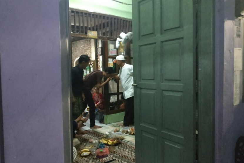 Kondisi rumah duka korban kekerasan 22 Mei, Muhammad Harun Al Rasyid di RT 09/RW 10 Nomor 81, Duri Kepa, Jakarta Barat, Sabtu, (25/5).  