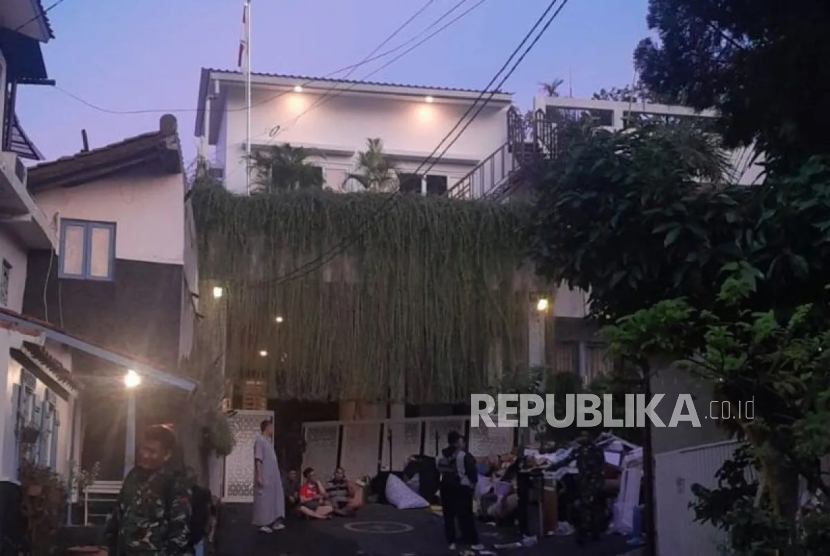 Cerita Kengerian Saksi Mata: Pelaku Penjarahan Rumah Sri Mulyani Bawa Sajam dan Pakai Drone