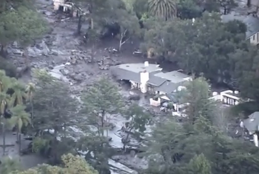 Kondisi rumah warga di Santa Barbara pascaterjangan banjir lumpur