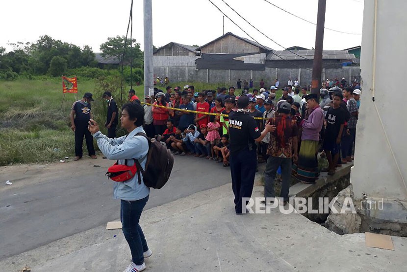 Kondisi salah satu gudang di Komplek Pergudangan 99 Kosambi, Kabupaten Tangerang yang terbakar, Kamis (25/10) pagi tadi. 