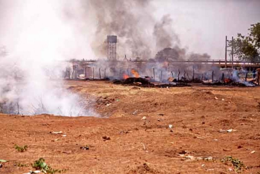  Kondisi salah satu lokasi di kota Heglig Sudan Selatan usai dibombardir oleh pesawat AU Sudan beberapa waktu lalu.