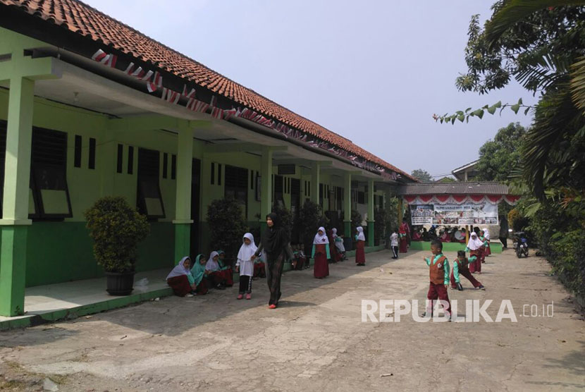 Ilustrasi sekolah dasar di Bekasi. Disdik Kota Bekasi membantah 93 SDN bangkut melainkan hanya kurang siswa.
