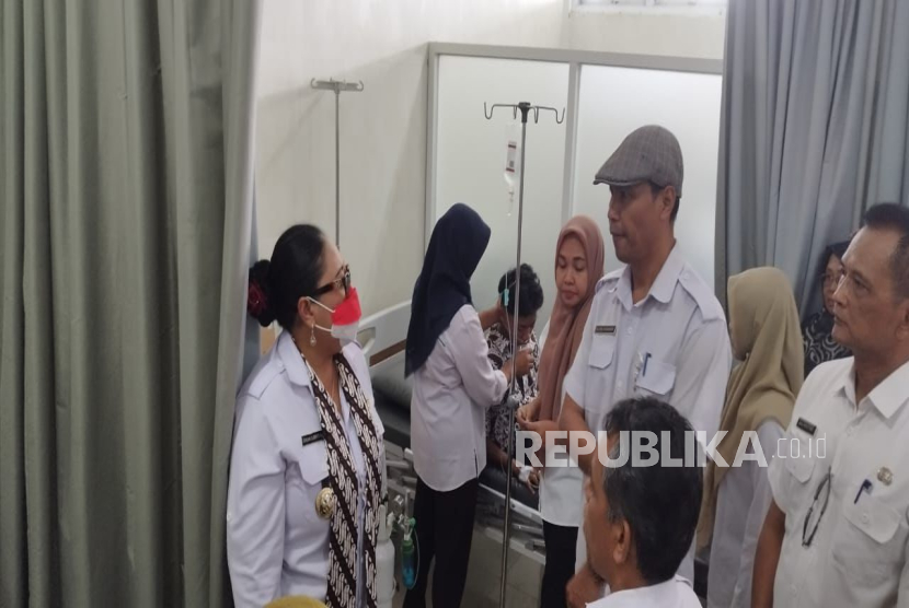 Hampir 700 Anak dari Dua Sekolah di Gunungkidul Diduga Keracunan MBG