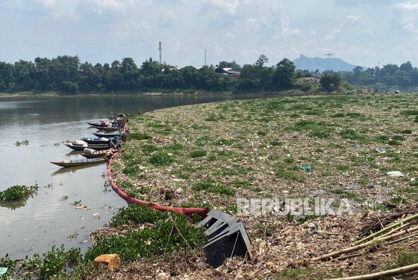 Bersama Menjaga Sungai Citarum dari Pencemaran Sampah dan Eceng Gondok