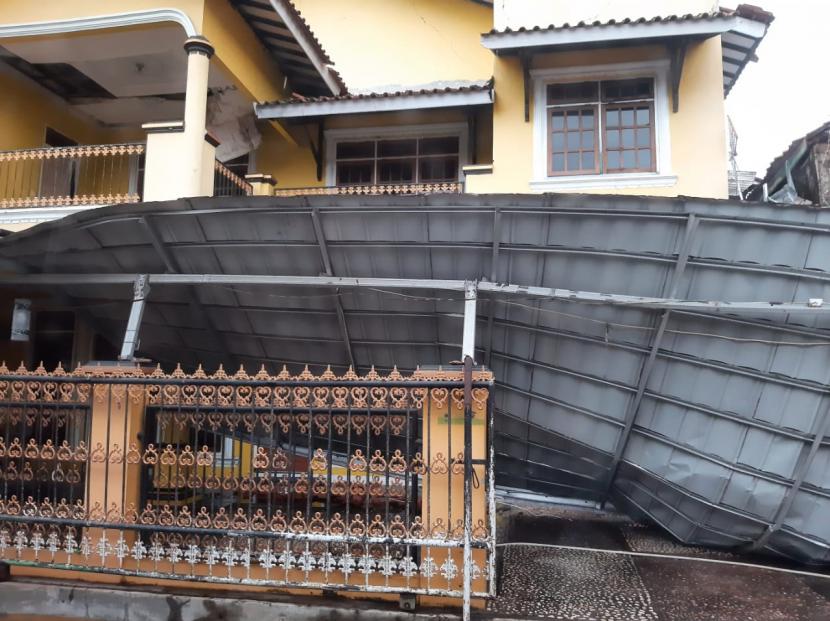 Kondisi wilayah terdampak gempa di Kecamatan Cugenang, Kabupaten Cianjur, Jawa Barat. Proses evakuasi korban dan pemulihan jalan terdampak longsor di Cugenang juga masih dilakukan, Rabu (23/11/2022). 