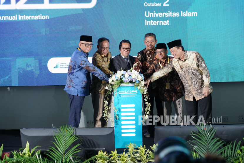 Konferensi Internasional Studi Islam atau Annual International Conference on Islamic Studies (AICIS) ke-24 resmi dibuka di Kampus Universitas Islam Internasional Indonesia (UIII), Depok, Rabu (29/10/2025).