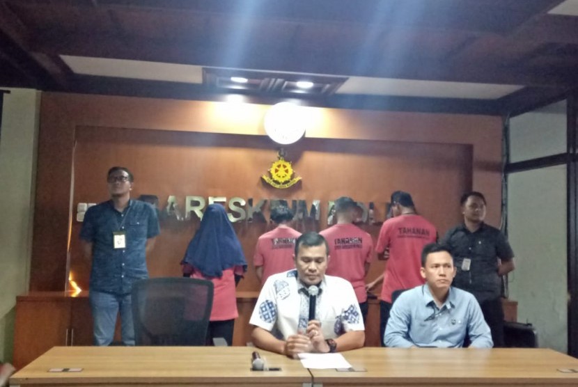 Konferensi pers di Bareskrim Polri, Jalan Taman Jatibaru No. 1, Jakarta, Jumat (2/11), terkait penangkapan empat pelaku penyebar hoaks penculikan anak.