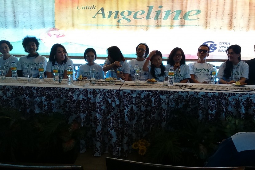 Konferensi pers film 'Untuk Angeline' yang diangkat dari kisah nyata pembunuhan Engelie, gadis cilik di Bali.