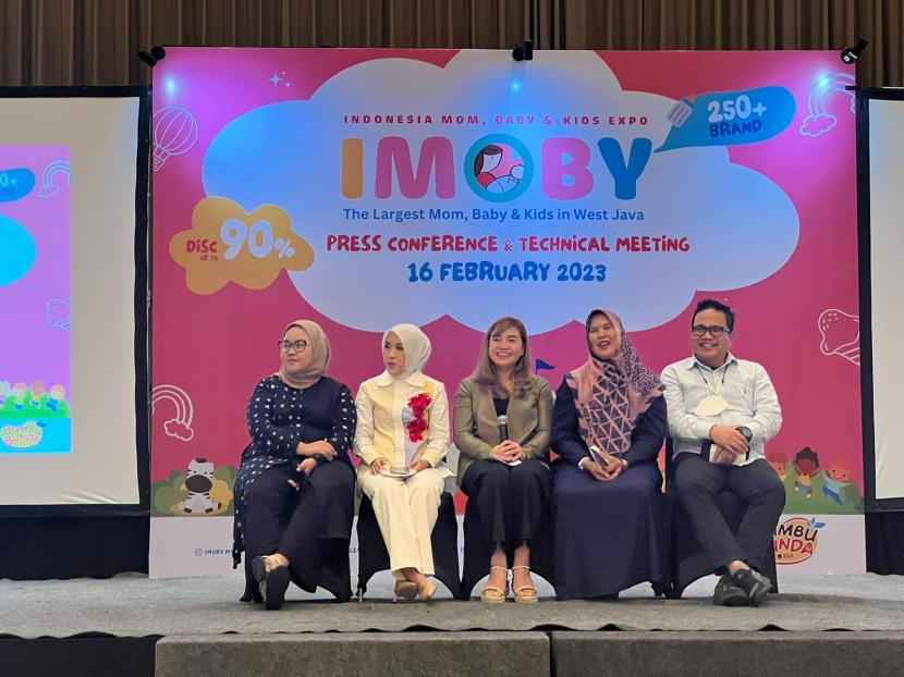 Konferensi Pers Indonesia Mom, Baby & Kids (IMOBY) di Bandung, Kamis (16/2).
