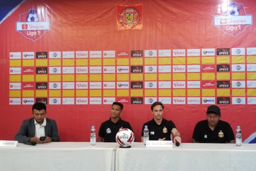 Konferensi pers jelang laga Bhayangkara FC kontra Persiraja Banda Aceh di Stadion Harapan Bangsa, Jumat (28/2). 