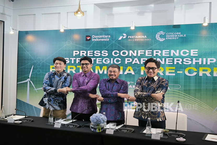 Konferensi pers kerja sama strategis Pertamina NRE dan perusahaan energi terbarukan asal Filipina, Citicore Renewable Energy Corporation/CREC, di Jakarta, Kamis (19/6/2025).