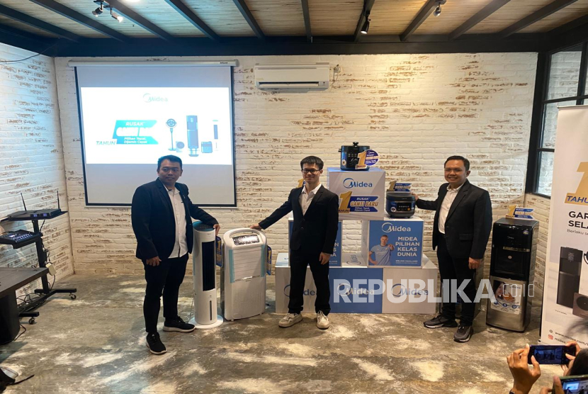 Konferensi pers Midea Electronics Indonesia yang berisi pengumuman peluncuran program purna jual 1 Tahun Rusak Ganti Baru di Epic Coffee & Epilog, Sleman, Yogyakarta, Rabu (16/7/2025).