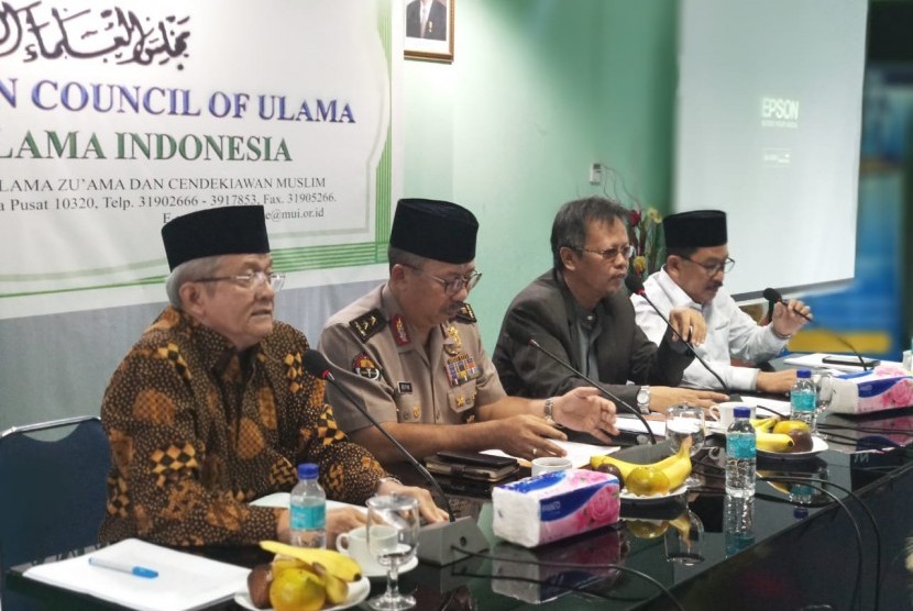 Konferensi Pers MUI Polri terkait pembakaran bendera, MUI Pusat, Jakarta, Selasa (23/10). 