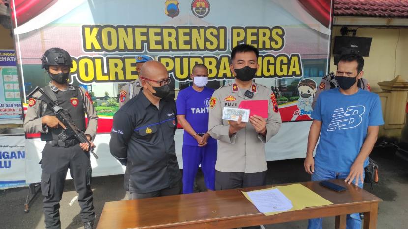 Konferensi pers pengungkapan pencurian ponsel di Mapolres Purbalingga.