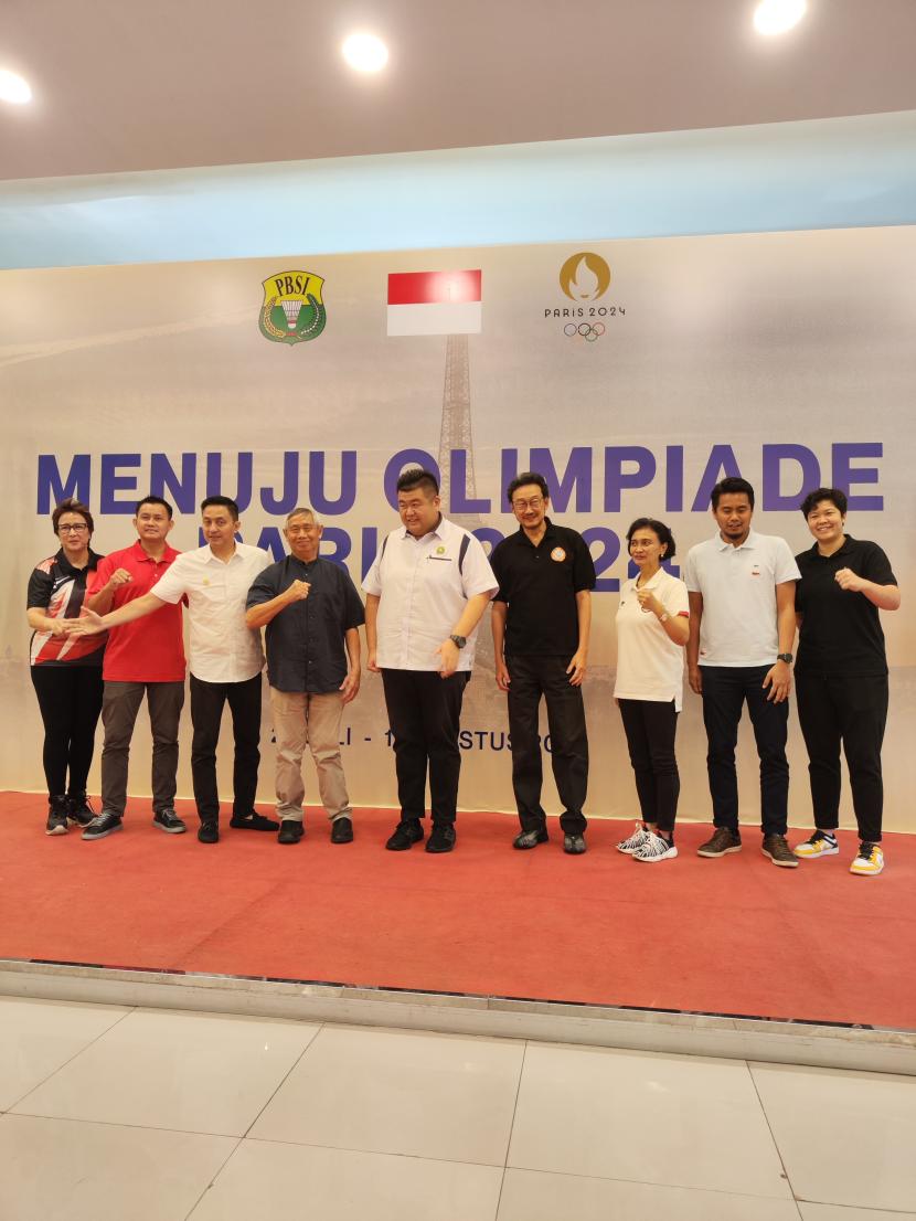 Konferensi pers PP PBSI saat mengumumkan Tim Ad Hoc Olimpiade 2024 di Pelatnas Cipayung, Jakarta, Senin (8/1/2024) 