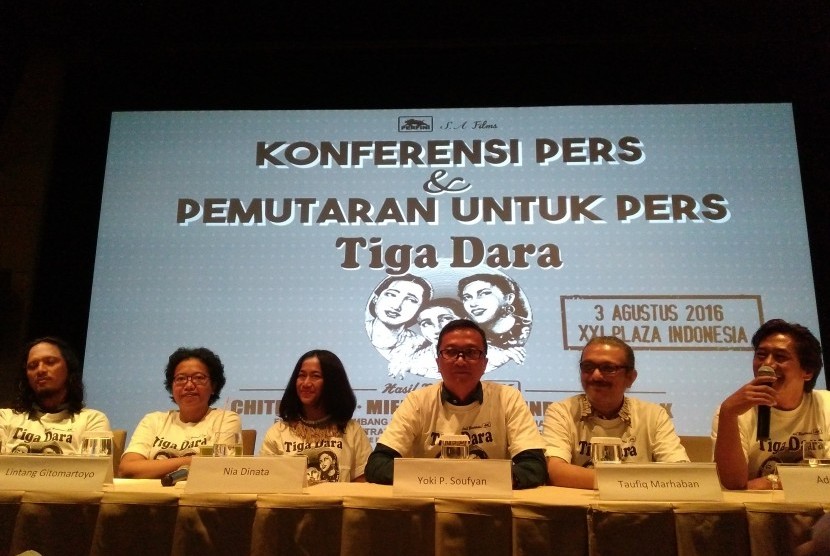 Konferensi pers restorasi film klasik Tiga Dara dari format seluloid ke digital.