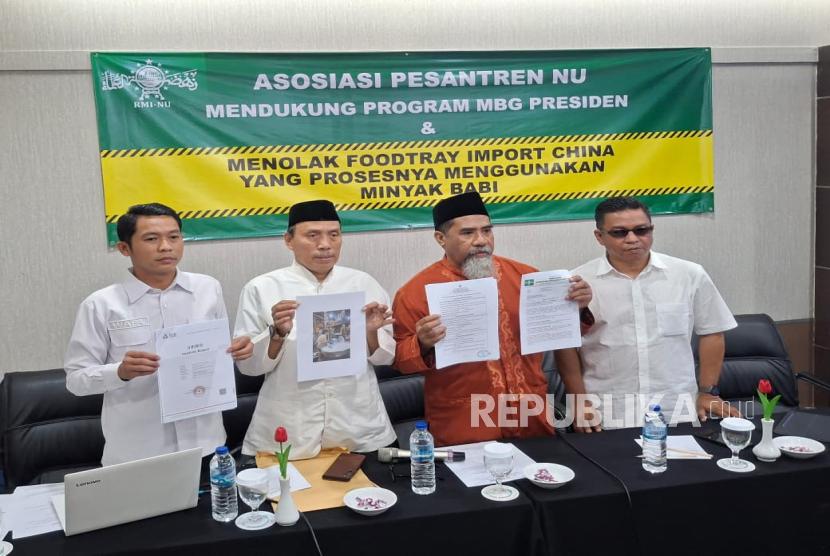 Konferensi pers RMI NU Jakarta terkait Food Tray di Jakarta, Kamis (17/9/2025).