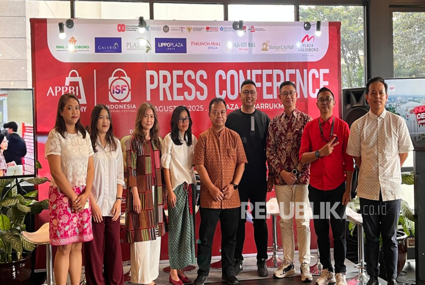 Konferensi pers terkait delapan mal di DIY yang berpartisipasi dalam Indonesia Shopping Festival (ISF) 2025 pada 14–24 Agustus 2025 mendatang. 