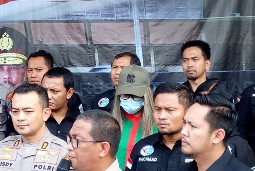 Konferensi pers terkait penangkapan artis Lucinta Luna terkait penyalahgunaan narkoba di Mapolres Metro Jakarta Barat, Rabu (12/2). 