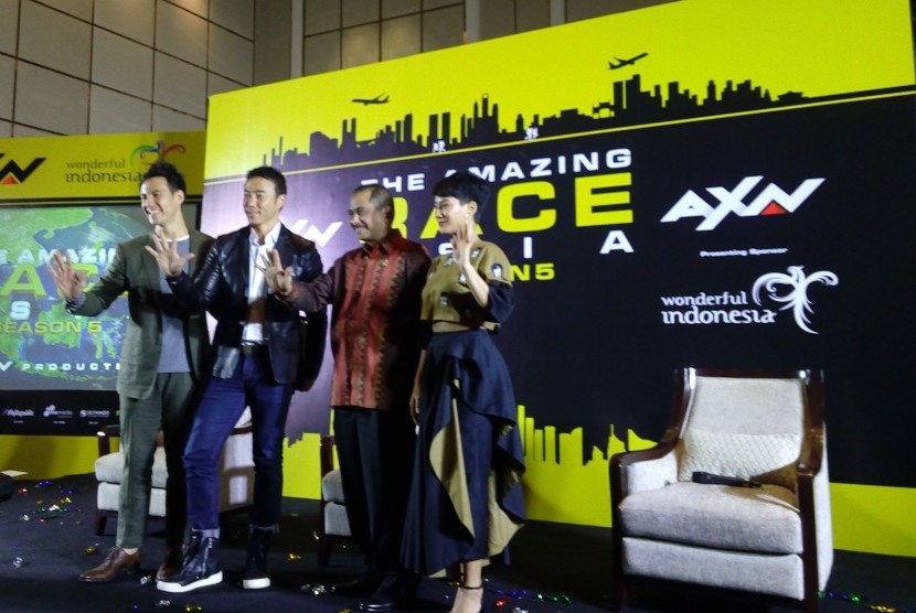 Konferensi pers The Amazing Race Asia musim kelima yang diantaranya diikuti Menpar Arief Yahya dan presenter Allan Wu, Kamis (28/7).