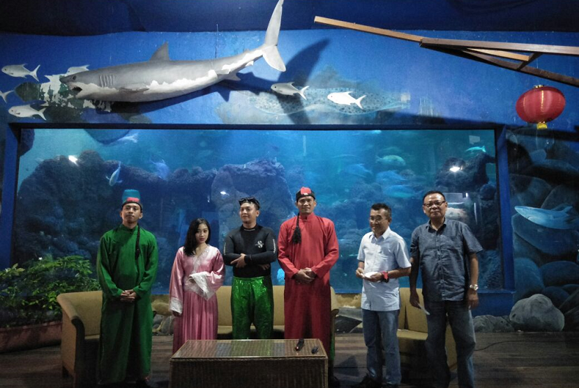 Konferensi Pers Under Water Barongsai, salah satu pertunjukan untuk merayakan Tahun Baru Imlek di Taman Impian Jaya Ancol, Senin (12/2). 