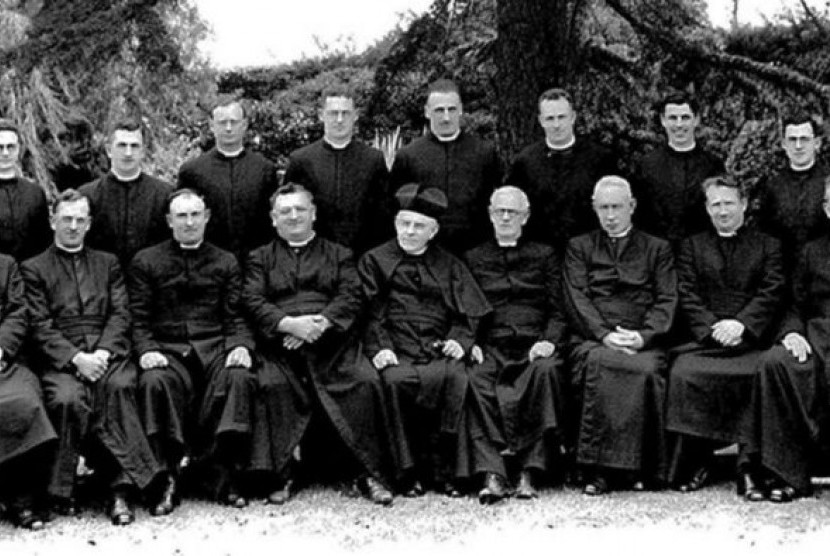 Kongregasi Christian Brothers di gereja Katolik St Patrick tahun 1938. Brother terakhir meninggalkan asrama ini di 2016.