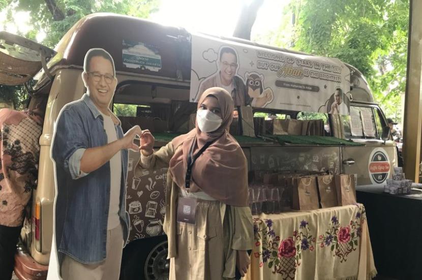 Konsep truk makanan ala K-Pop yang dihadirkan di acara Desak Anies edisi Nakes di Jakarta Selatan, Kamis (18/1/2024).