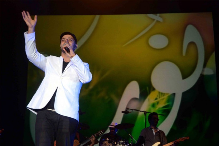 Konser Maher Zain Penyanyi pop muslim dunia, Maher Zain beraksi menghibur penggemarnya dalam konser yang bertajuk 