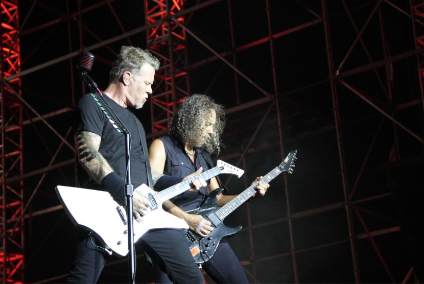  Band cadas asal AS Metallica, mampu menulis 10 lagu saat karantina Covid-19.