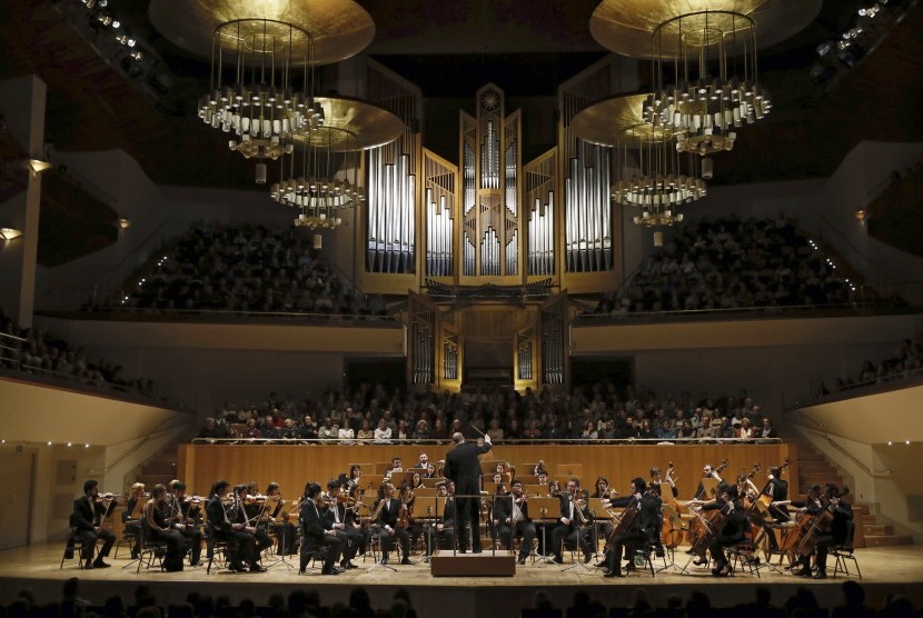 Konser musik klasik.